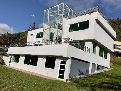 Casa de 5 alcobas en venta en Sin Barrio, La Calera, 282 m² · foto 2 de 11