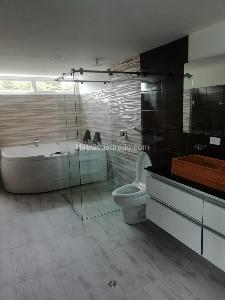 Casa de 5 alcobas en venta en Sin Barrio, La Calera, 282 m² · foto 9 de 11