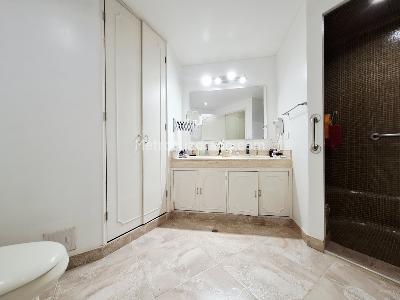 Apartamento de 3 alcobas en venta en Santa Barbara, Bogotá, 204 m² · foto 14 de 20