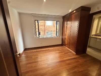 Apartamento de 3 alcobas en venta en Chico Reservado, Bogotá, 220 m² · foto 2 de 10