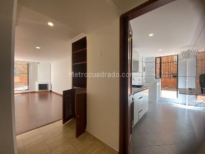 Apartamento de 1 alcoba en venta en Chico Navarra, Bogotá, 52 m² · foto 2 de 18