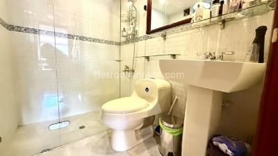 Apartamento de 4 alcobas en arriendo en La Carolina, Bogotá, 410 m² · foto 13 de 20