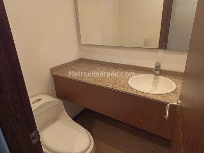 Apartamento de 2 alcobas en arriendo en Chico, Bogotá, 73 m² · foto 13 de 14