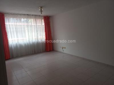 Casa de 5 alcobas en venta en La Laguna, Bogotá, 230 m² · foto 6 de 20