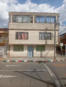 Casa en venta en Fontibon Bersalles, Bogotá · foto 2 de 5