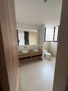 Apartamento de 2 alcobas en venta en Chico Norte, Bogotá, 153 m² · foto 12 de 15