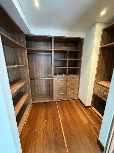 Apartamento de 2 alcobas en venta en Chico Norte, Bogotá, 153 m² · foto 10 de 15