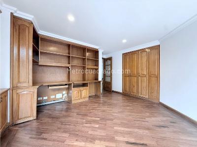Apartamento de 3 alcobas en arriendo en Chico Navarra, Bogotá, 165 m² · foto 9 de 20