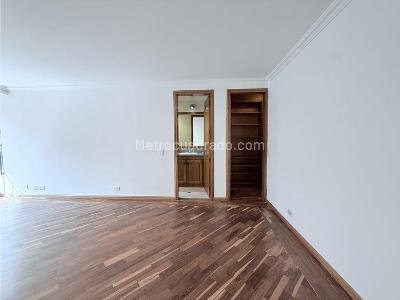 Apartamento de 3 alcobas en arriendo en Chico Navarra, Bogotá, 165 m² · foto 17 de 20