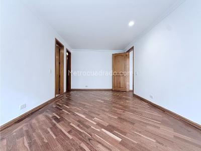 Apartamento de 3 alcobas en arriendo en Chico Navarra, Bogotá, 165 m² · foto 19 de 20