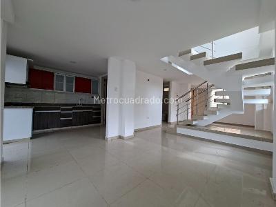 Casa en venta en Ciudad Jardin, Barranquilla · foto 2 de 13