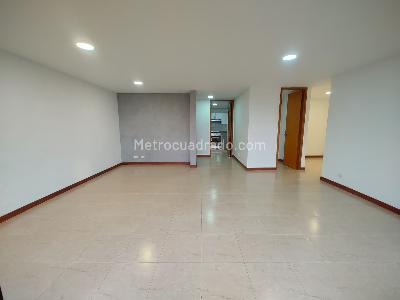 Apartamento de 3 alcobas en arriendo en Loma La Frontera, Medellín, 114 m² · foto 3 de 17