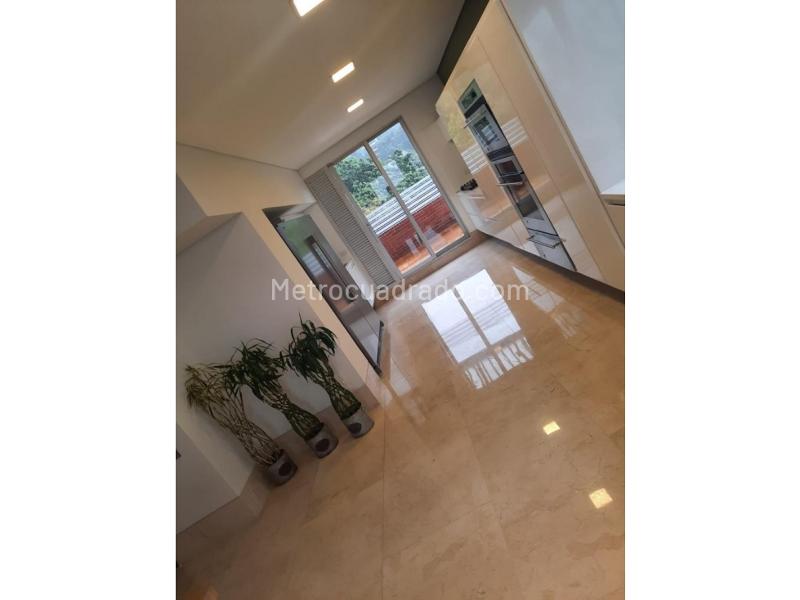 Spacious 4BR Furnished Apartment in Poblado El Tesoro - 3