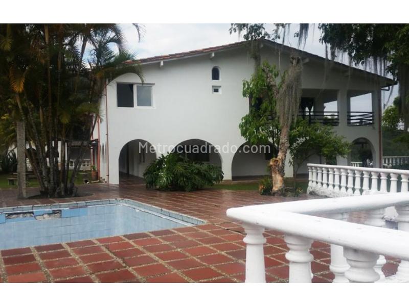 Commercial 5BR House for Rent in Belen Alameda