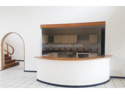Casa de 5 alcobas en arriendo en Belen, Medellín, 1500 m² · foto 3 de 9