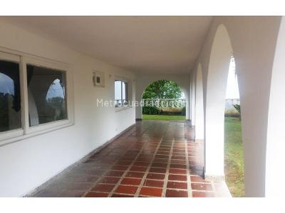 Casa de 5 alcobas en arriendo en Belen, Medellín, 1500 m² · foto 7 de 9