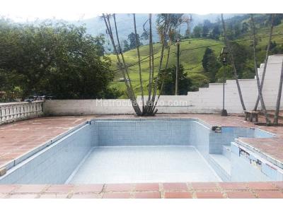 Casa de 5 alcobas en arriendo en Belen, Medellín, 1500 m² · foto 8 de 9