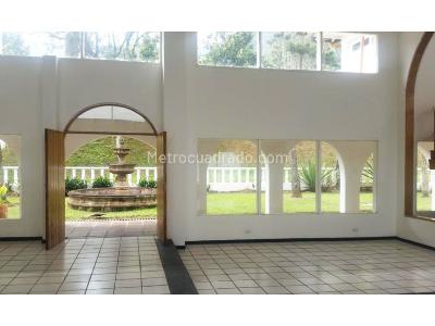 Casa de 5 alcobas en arriendo en Belen, Medellín, 1500 m² · foto 9 de 9