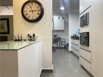 Casa de 3 alcobas en venta en El Poblado, Medellín, 340 m² · foto 3 de 17