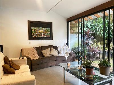 Casa de 3 alcobas en venta en El Poblado, Medellín, 340 m² · foto 7 de 17