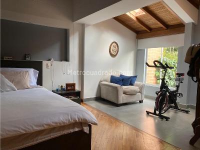 Casa de 3 alcobas en venta en El Poblado, Medellín, 340 m² · foto 11 de 17