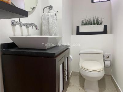 Casa de 3 alcobas en venta en El Poblado, Medellín, 340 m² · foto 15 de 17