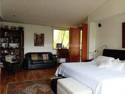Casa de 3 alcobas en arriendo en El Poblado, Medellín, 440 m² · foto 14 de 20