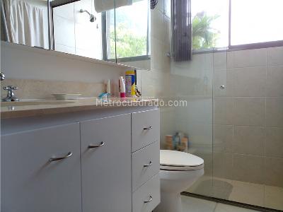 Casa de 3 alcobas en arriendo en El Poblado, Medellín, 440 m² · foto 19 de 20