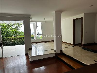 Casa de 3 alcobas en venta en Altos Del Poblado, Medellín, 380 m² · foto 3 de 20