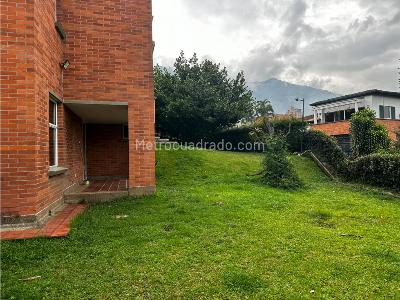 Casa de 3 alcobas en venta en Altos Del Poblado, Medellín, 380 m² · foto 5 de 20
