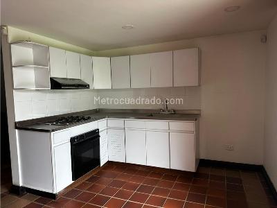 Casa de 3 alcobas en venta en Altos Del Poblado, Medellín, 380 m² · foto 13 de 20