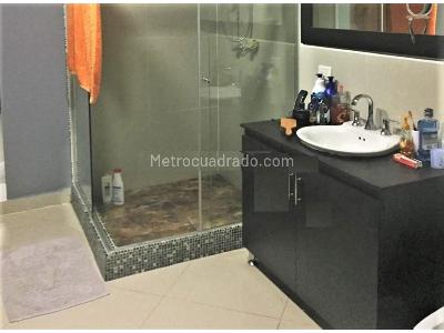 Apartamento de 3 alcobas en venta en El Poblado, Medellín, 400 m² · foto 15 de 15