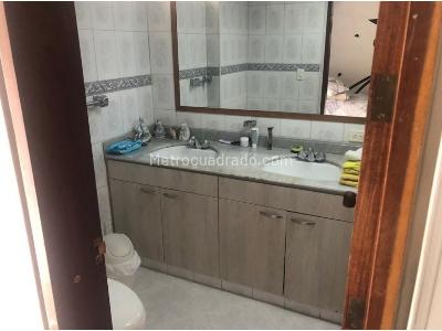 Apartamento de 4 alcobas en venta en El Poblado, Medellín, 461 m² · foto 19 de 20