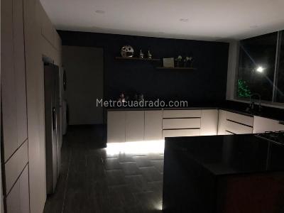 Casa de 4 alcobas en venta en Envigado, Medellín, 580 m² · foto 6 de 17