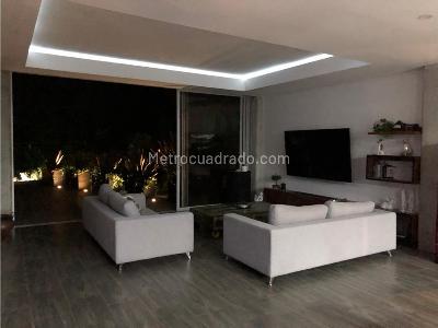 Casa de 4 alcobas en venta en Envigado, Medellín, 580 m² · foto 10 de 17