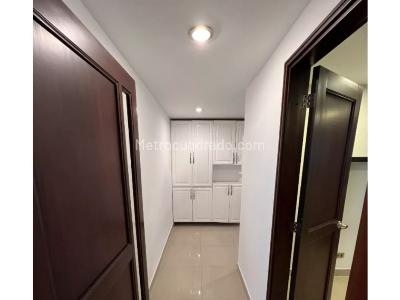 Apartamento de 4 alcobas en venta en El Poblado Castropol, Medellín, 198 m² · foto 7 de 18