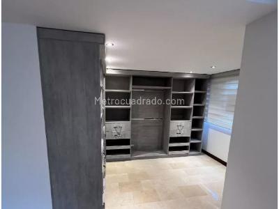 Apartamento de 4 alcobas en venta en El Poblado Castropol, Medellín, 198 m² · foto 8 de 18