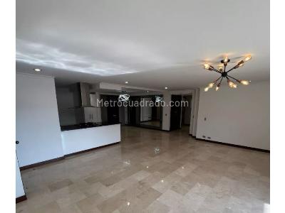 Apartamento de 4 alcobas en venta en El Poblado Castropol, Medellín, 198 m² · foto 9 de 18