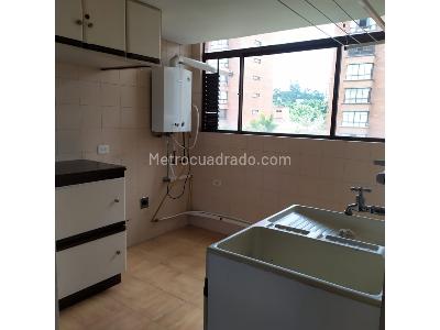 Apartamento en arriendo en Poblado, Medellín · foto 2 de 20