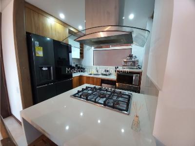 Apartamento en arriendo en Poblado, Medellín · foto 2 de 19
