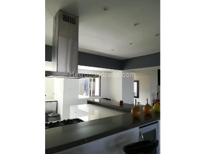 Apartamento en venta en Poblado, Medellín · foto 3 de 20
