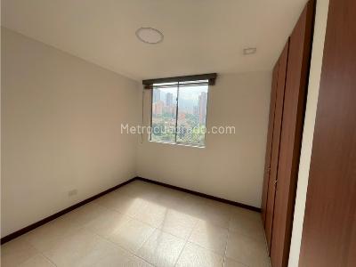 Apartamento de 3 alcobas en arriendo en Castropol, Medellín, 94 m² · foto 10 de 17