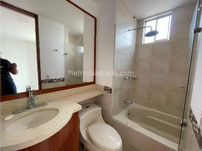 Apartamento de 3 alcobas en arriendo en Castropol, Medellín, 94 m² · foto 17 de 17