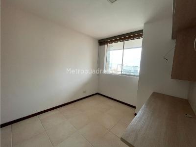 Apartamento de 3 alcobas en arriendo en Castropol, Medellín, 94 m² · foto 7 de 17