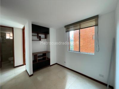 Apartamento de 3 alcobas en arriendo en Castropol, Medellín, 94 m² · foto 8 de 17