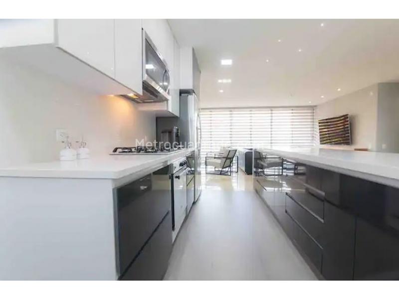 Apartamento Amoblado de 3 Alcobas en Zona Exclusiva de El Poblado - 2