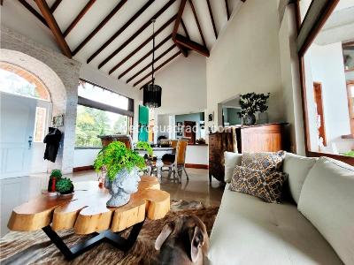 Casa de 4 alcobas en venta en Alto Del Escobero, Envigado, 400 m² · foto 3 de 16