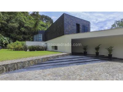 Casa de 3 alcobas en venta en El Poblado, Medellín, 492 m² · foto 6 de 19