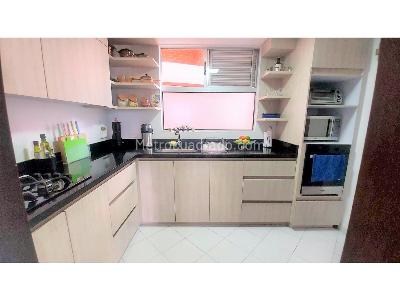 Apartamento en venta en El Poblado, Medellín · foto 2 de 15