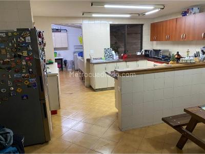 Casa de 3 alcobas en venta en El Poblado Castropol, Medellín, 472 m² · foto 4 de 20